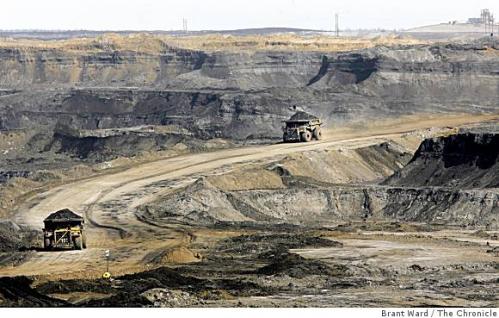 <i>les mines a ciel ouvert redessinent le paysage .</i>