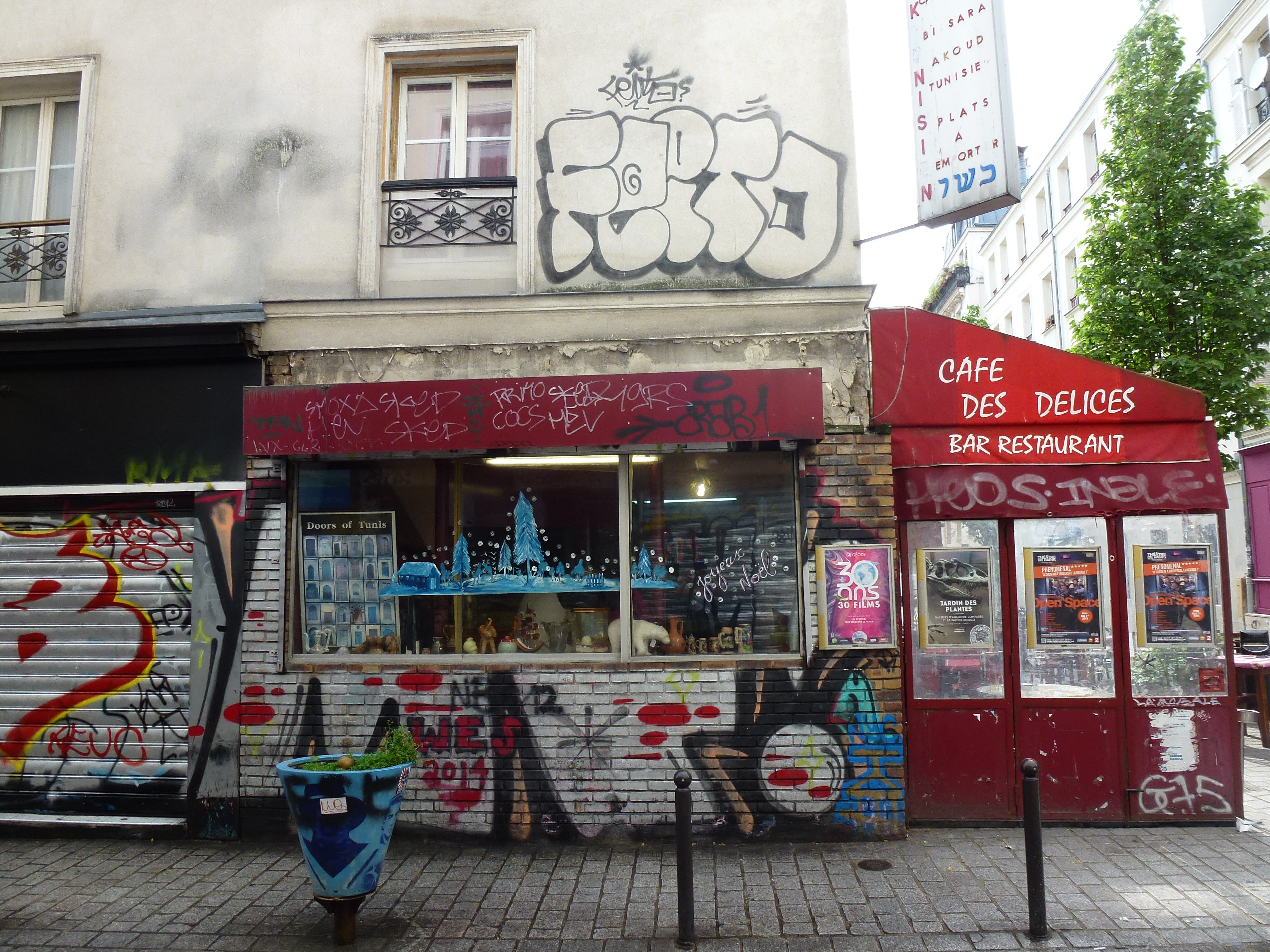 Rue Denoyez (Belleville), Source H. Paczynski
